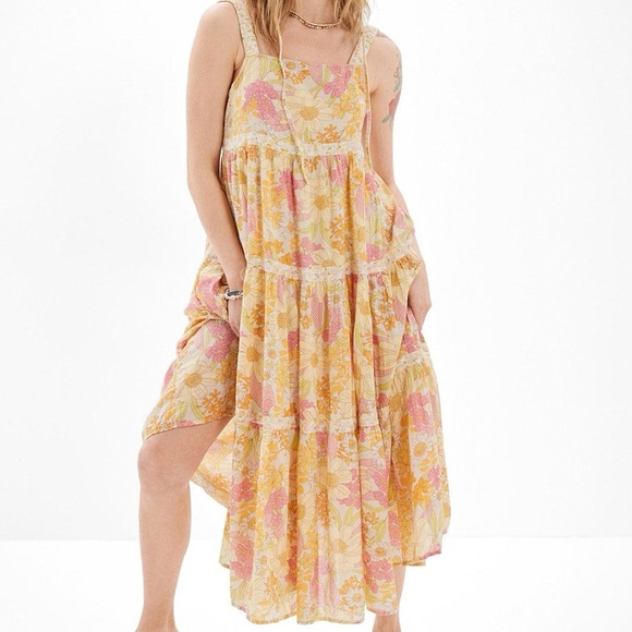 American Eagle Outfitters Dresses & Skirts - American Eagle Floral Boardwalk Tiered Midi Dress
-Yellow/Pink/Green-Women XS
